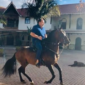 Meet your Posher, Luis